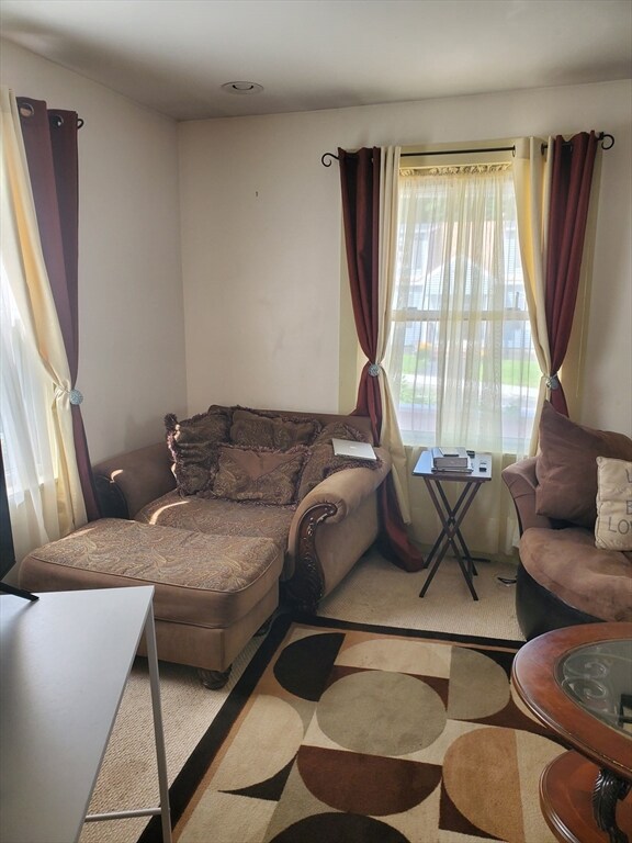 370 University Ave, Lowell, MA 01854 - photo 4