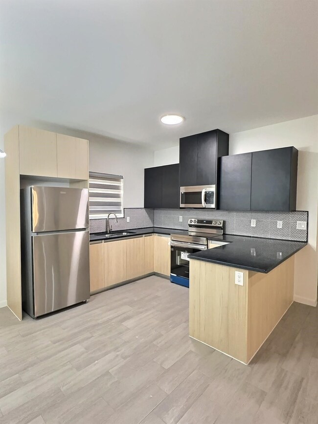 3912 Ventura Ave unit 3, McAllen, TX 78504 - photo 3