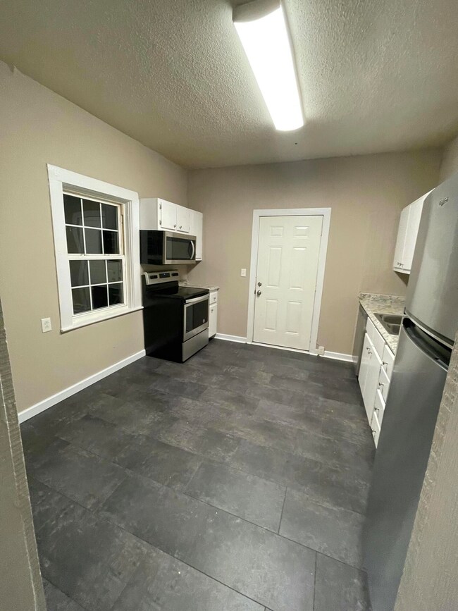 311 Chestnut St, La Fayette, GA 30728 - photo 5