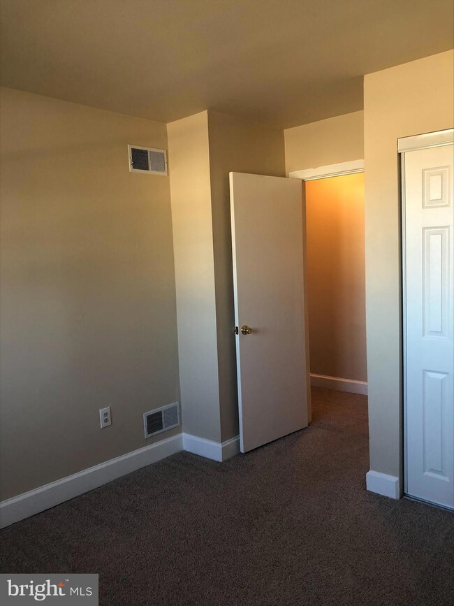 811 N Van Buren St unit 4, Wilmington, DE 19806 - photo 7