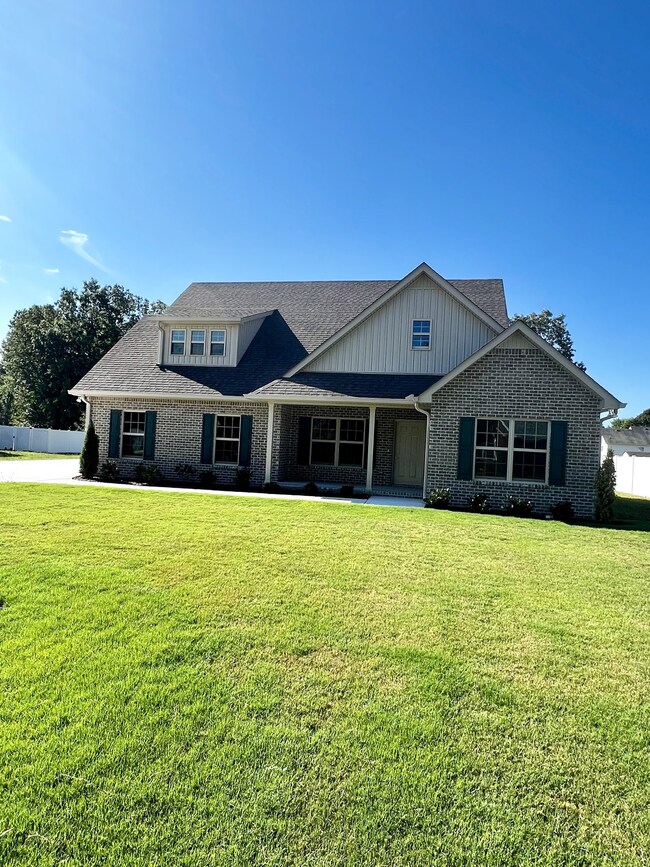 180 Hamilton Ct, Manchester, TN 37355 - photo 2