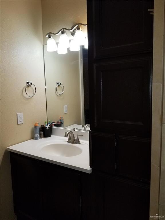 2407 Moodie Ave, Donna, TX 78537 - photo 2