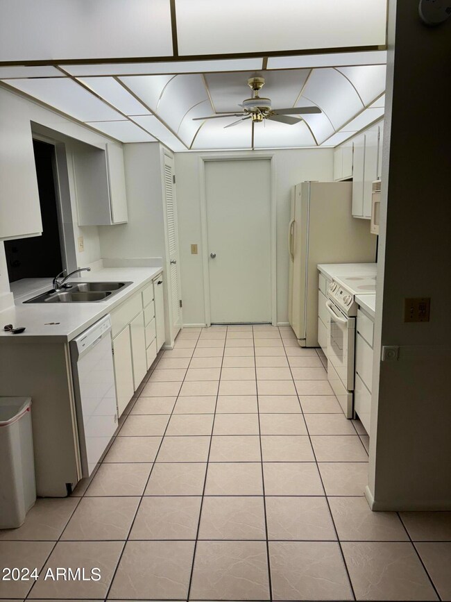Kitchen w/ Tile