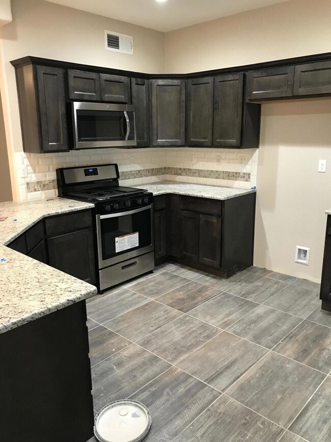 13670 Stonor Ct, El Paso, TX 79928 - photo 4