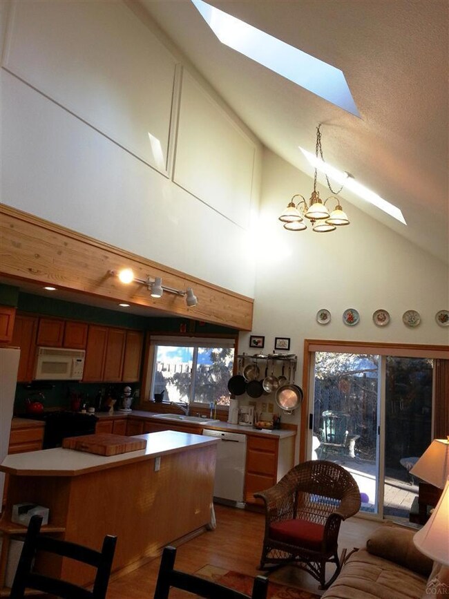 1915 SE Arborwood Ave, Bend, OR 97702 - photo 4