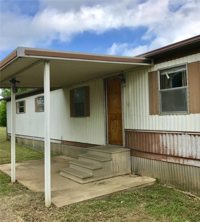 2156 Eddy Gatesville Pkwy, Eddy, TX 76524 - photo 2