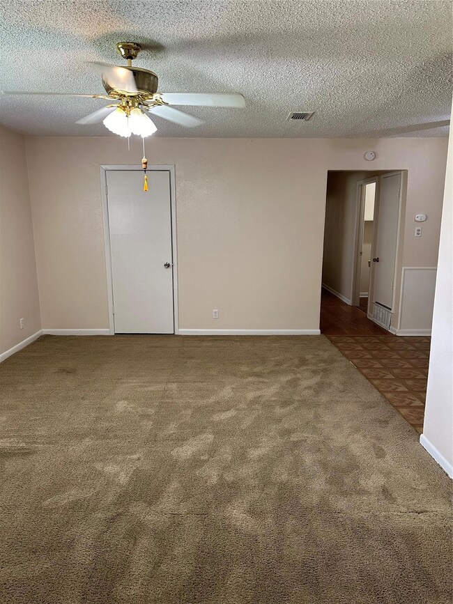 602 Casa Linda St, Ennis, TX 75119 - photo 5