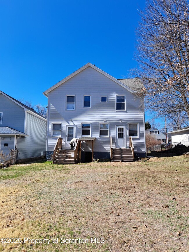 1318 Jefferson Ave unit 2, Scranton, PA 18509 - photo 2