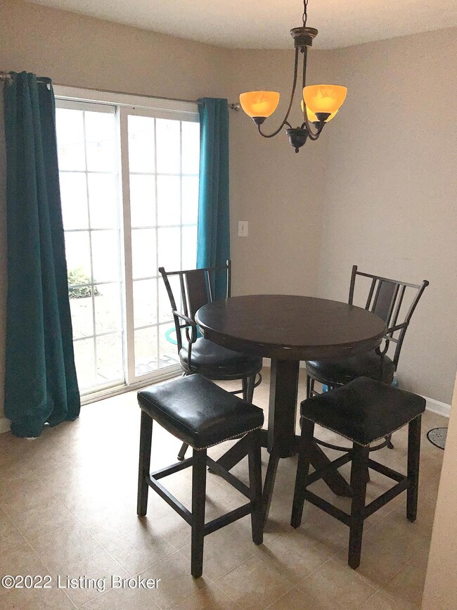 6627 Arbor Creek Dr unit 10, Louisville, KY 40228 - photo 5