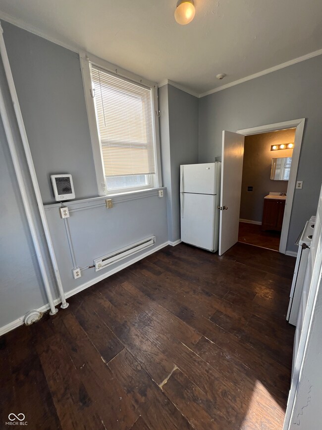 201 E Pike St unit 201, Crawfordsville, IN 47933 - photo 6