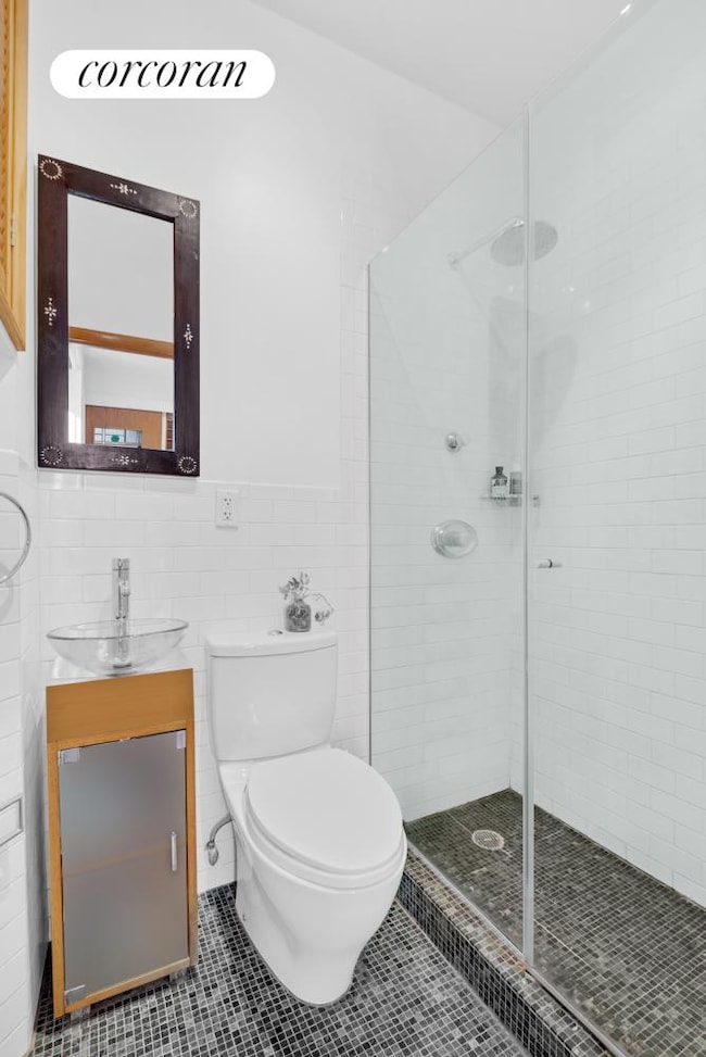 613 E 6th St unit 5C, New York, NY 10009 - photo 5