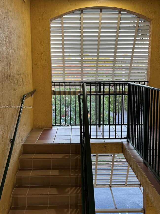 7350 NW 114th Ave unit 301, Doral, FL 33178 - photo 4