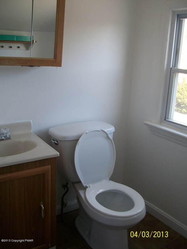 1316 N 5th St, Stroudsburg, PA 18360 - photo 5