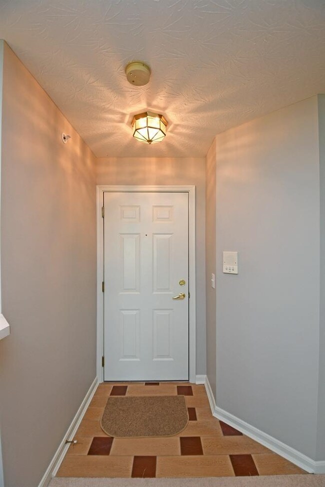 3592 Chestnut Park Ln unit 4, Cleves, OH 45002 - photo 2