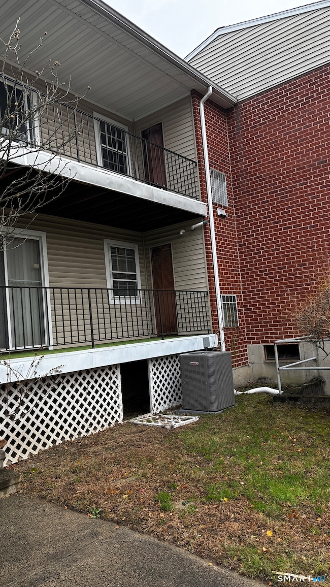 50 Greenhouse Rd unit 33C, Bridgeport, CT 06606 - photo 2