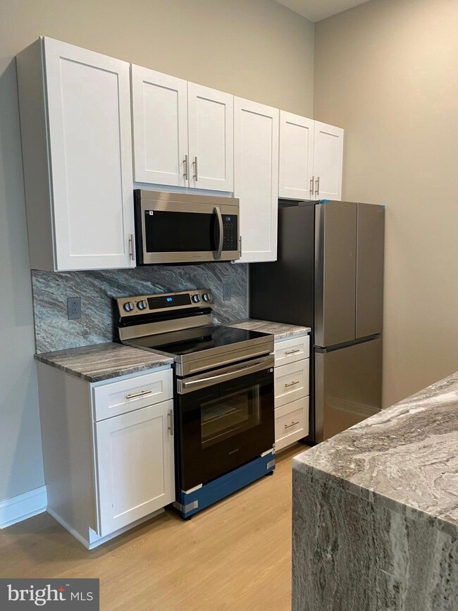 20-21 Arch St unit 109, Philadelphia, PA 19103 - photo 2