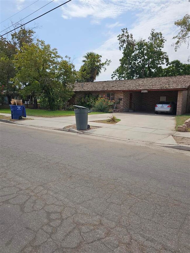 2455 W 3rd St, Yuma, AZ 85364 - photo 2