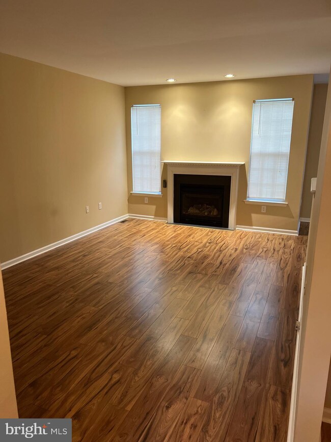 111 Cypress Ct, Woodbury, NJ 08096 - photo 4