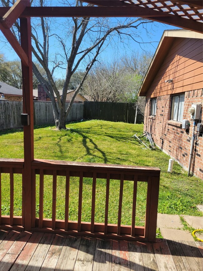 5619 W Ridgecreek Dr, Houston, TX 77053 - photo 4