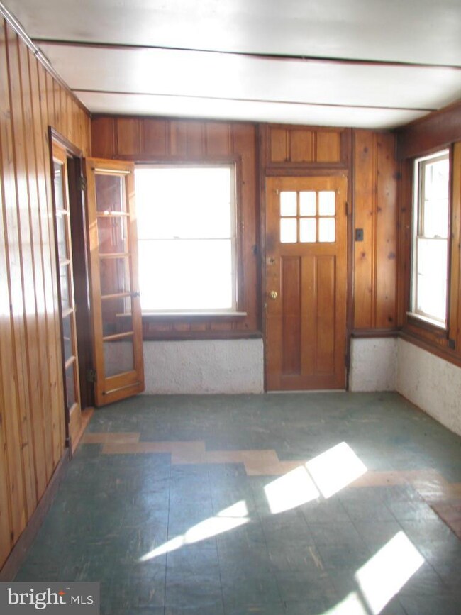 2119 Saint Lukes Ln, Gwynn Oak, MD 21207 - photo 4