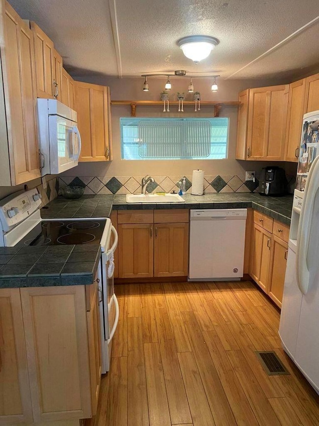 17 Madrid Ln, Port Saint Lucie, FL 34952 - photo 3