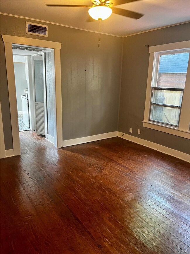 911 Harvard St unit 2, Houston, TX 77008 - photo 6