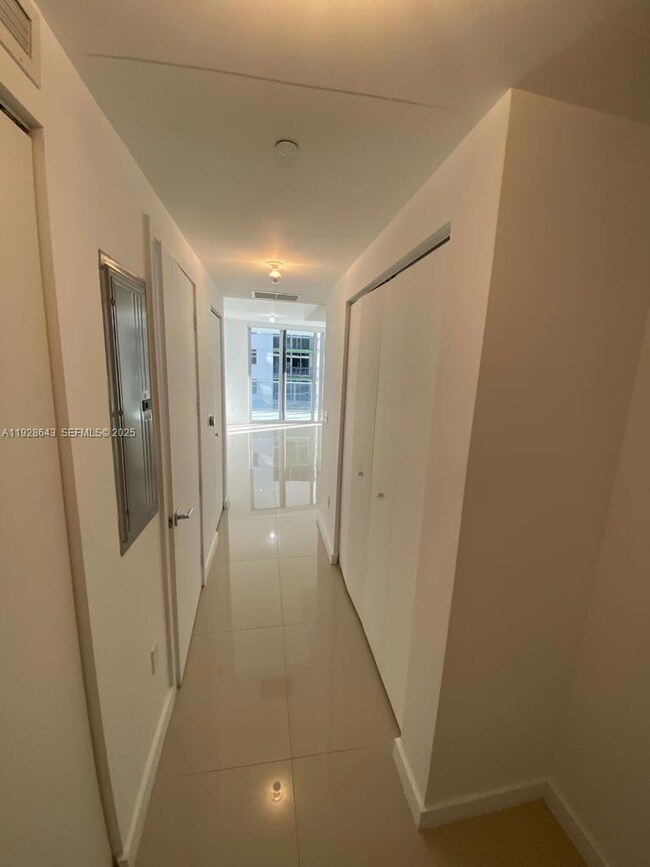 Aria on the Bay unit 1804, Miami, FL 33132 - photo 4
