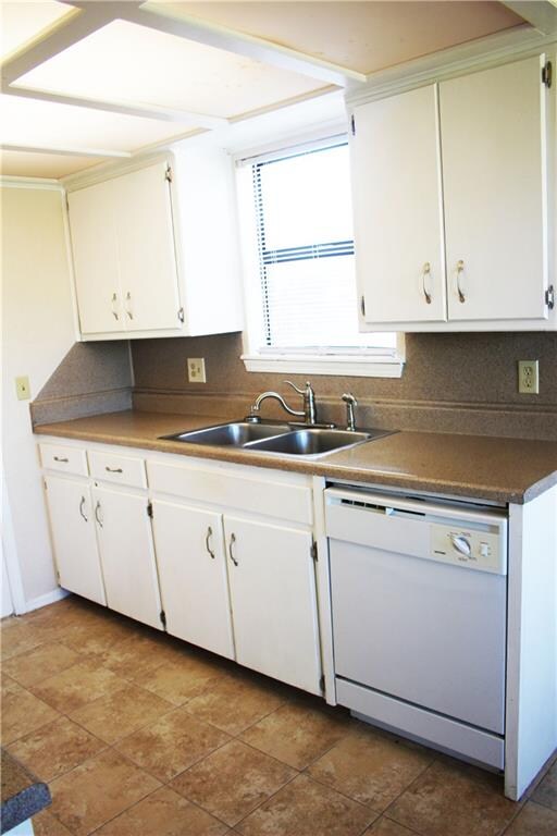 1513 NE 6th St, Moore, OK 73160 - photo 4