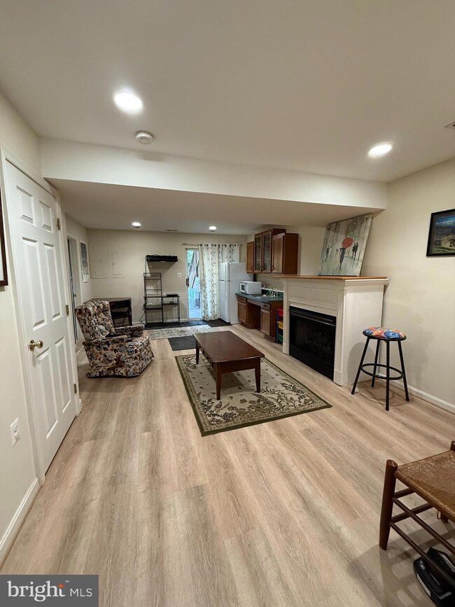35875 Devon Park Square unit BASEMENT ONLY, Round Hill, VA 20141 - photo 5