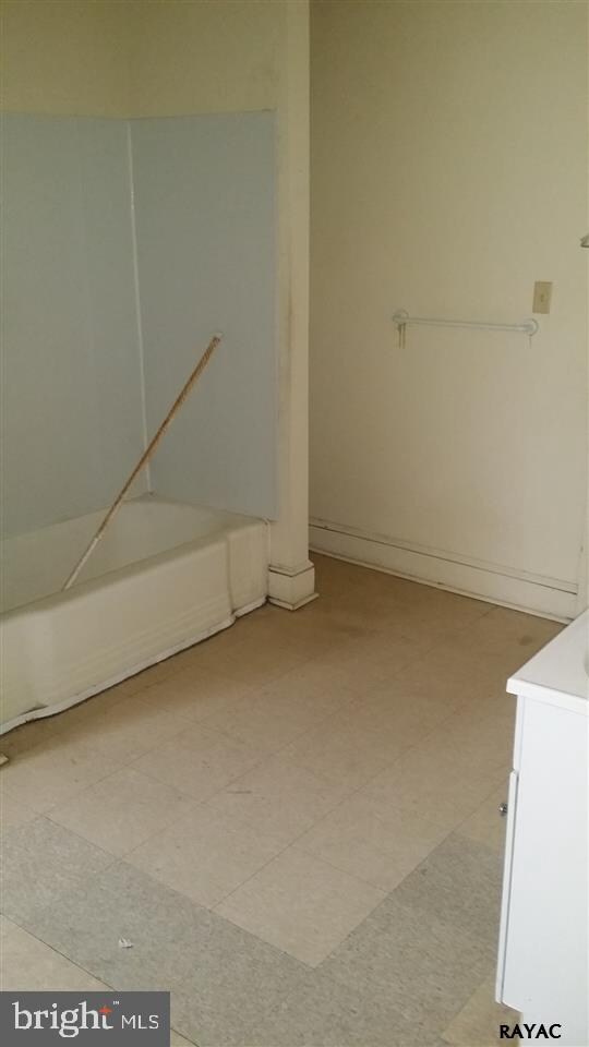 444 Juniper St, York, PA 17401 - photo 4