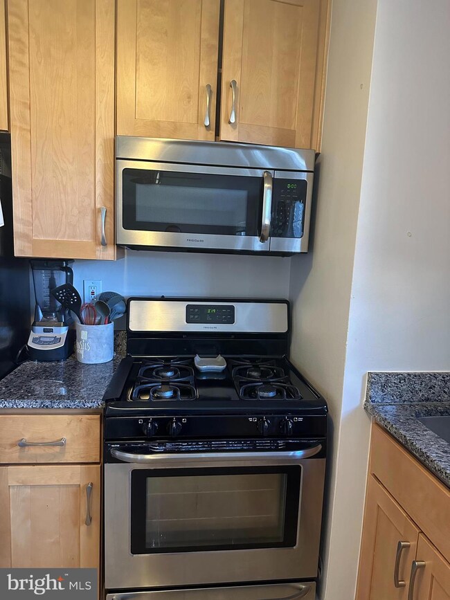 2400 Colston Dr unit C-202, Silver Spring, MD 20910 - photo 4