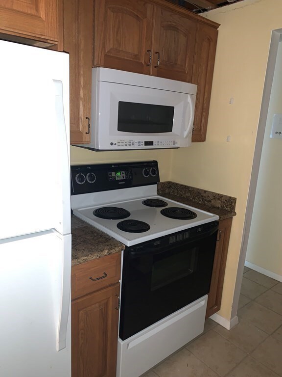 Fox Run Condominiums unit E3, Foxboro, MA 02035 - photo 4