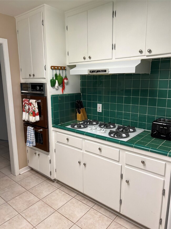 903 Hidden Valley Dr, Houston, TX 77088 - photo 6