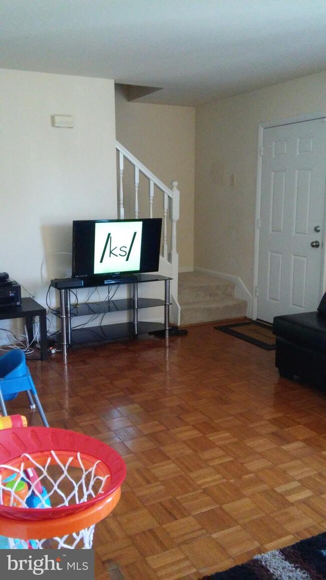 6816 Hawthorne St, Hyattsville, MD 20785 - photo 7