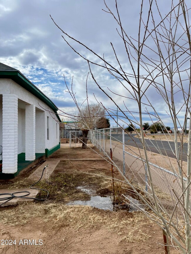 1542 N F Ave, Douglas, AZ 85607 - photo 3