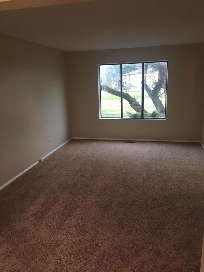 6148 Baskerville Dr, Columbus, OH 43213 - photo 5