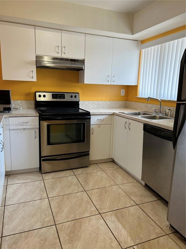 14905 SW 80th St unit 210, Miami, FL 33193 - photo 4