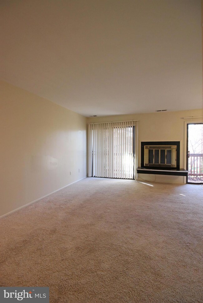 3807 El Camino Place unit 23, Alexandria, VA 22309 - photo 6