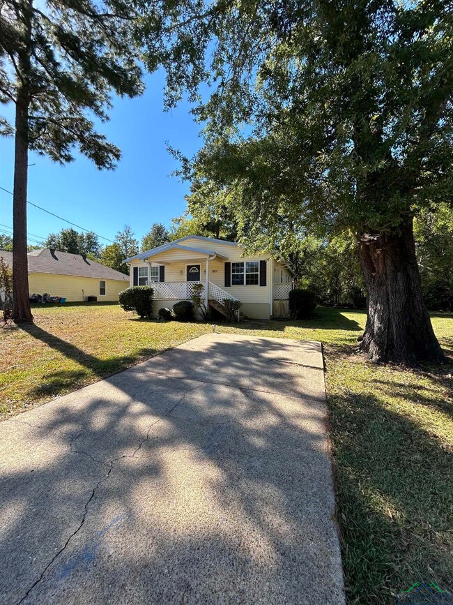 1807 Tierra Del Sol, Kilgore, TX 75662 - photo 2