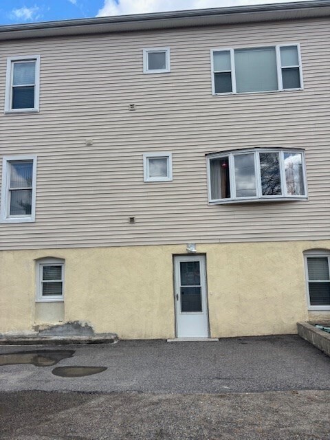 197 Lorenzo St unit 1, Worcester, MA 01604 - photo 2