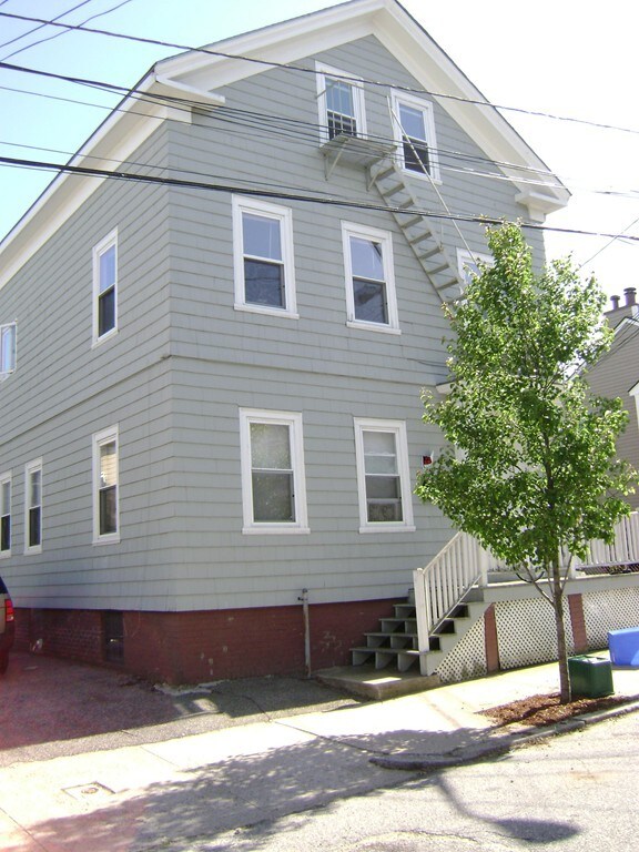 9 Amy St unit 2, Providence, RI 02906 - photo 3