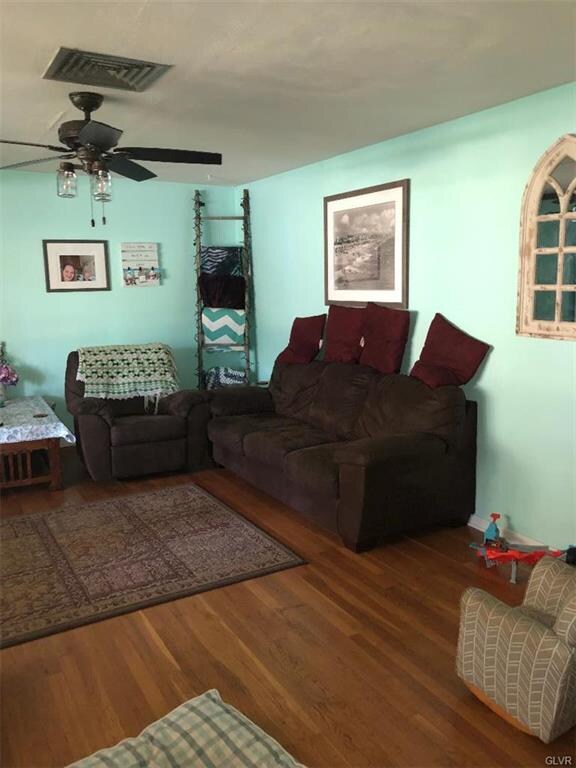 5757 Oak Ln, Zionsville, PA 18092 - photo 3