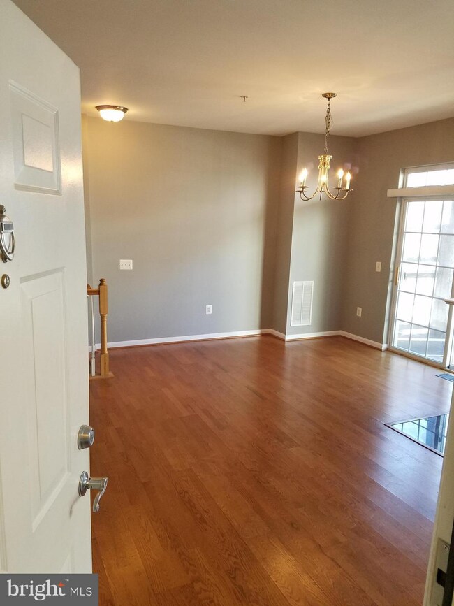 1821 Cedar Cove Way, Woodbridge, VA 22191 - photo 3