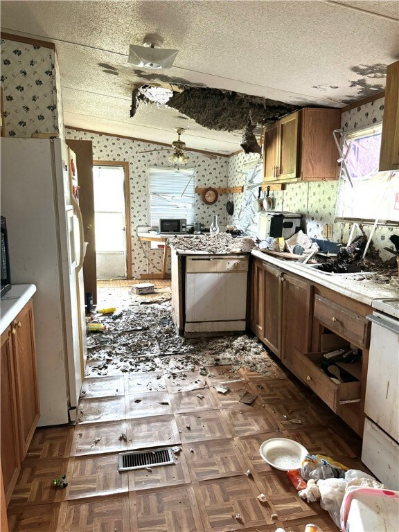 7302 College Loop, Blackshear, GA 31516 - photo 7