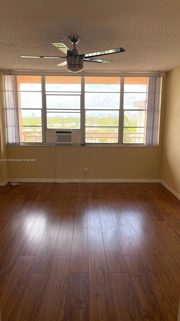 Crestview Towers unit 906, North Miami Beach, FL 33162 - photo 6