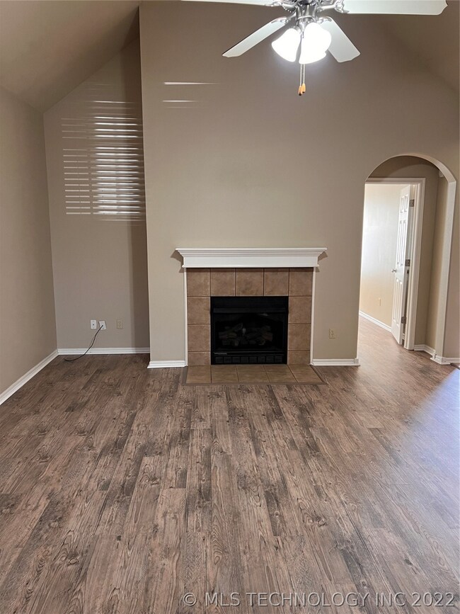 20466 E 32nd St S, Broken Arrow, OK 74014 - photo 3