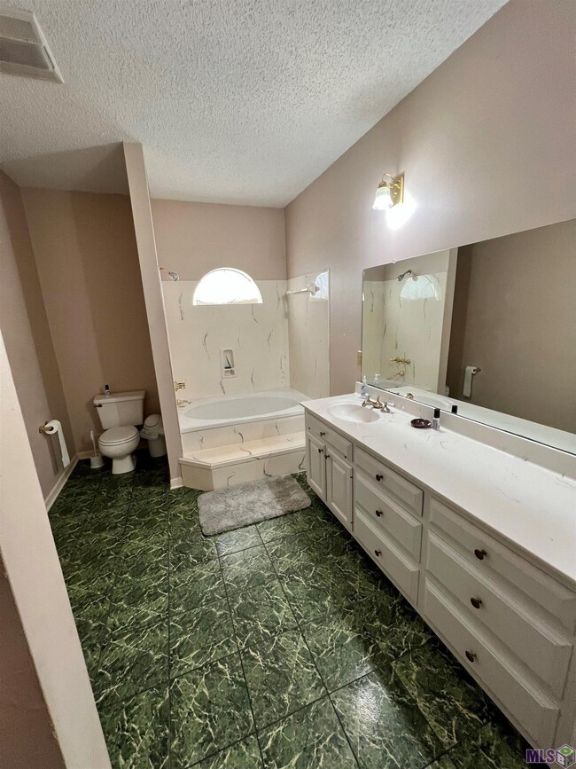 2031 W George St, Zachary, LA 70791 - photo 6