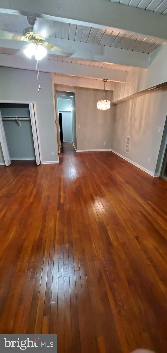 7615 Fontainebleau Dr unit 2130, New Carrollton, MD 20784 - photo 2