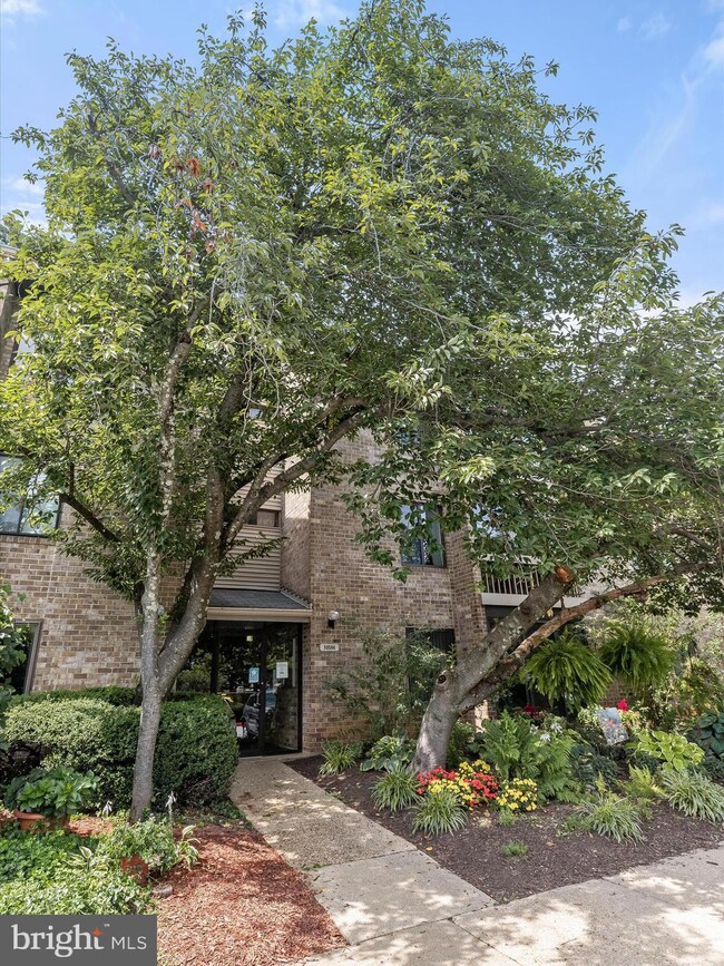10594 Twin Rivers Rd unit C1, Columbia, MD 21044 - photo 5