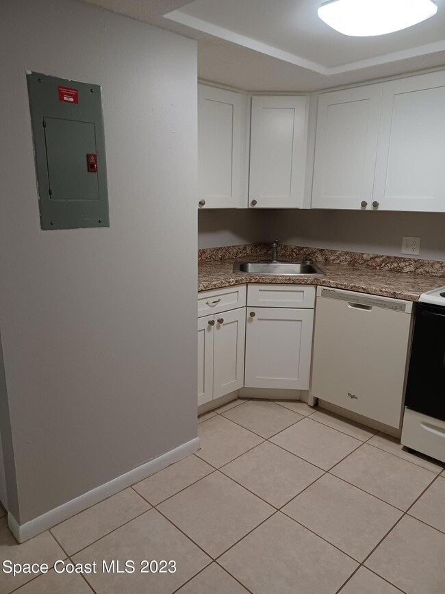 1698 Sunny Brook Ln NE unit G 110, Palm Bay, FL 32905 - photo 6